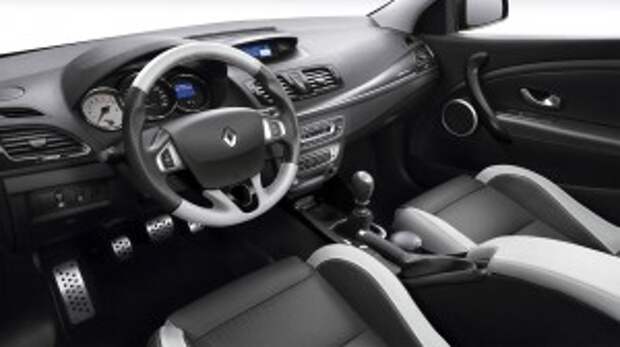 В салоне нового Renault Megane Estate 2012