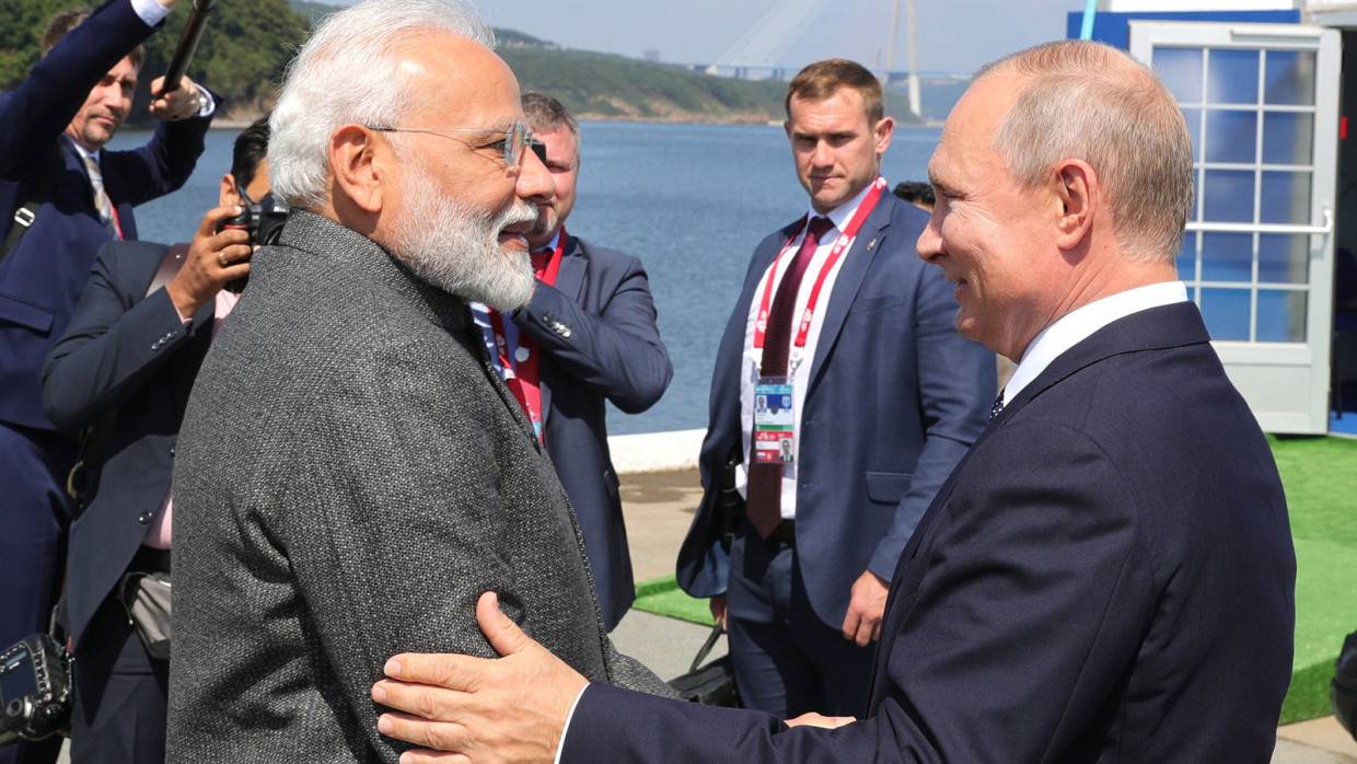 Владимир Путин пригласил премьер-министра Индии Нарендру Моди посетить Россию в 2022 году