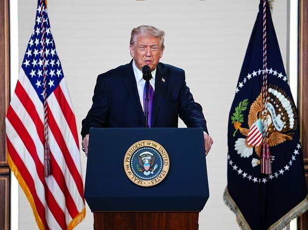 Трамп осудил видео с Обамой в виде обезьяны