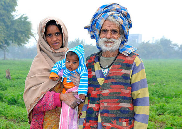 Самым старый отец в мире остался один индия, одиночество, развод, старик