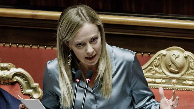 Bloomberg: Мелони начала чистку правительства после провала на референдуме