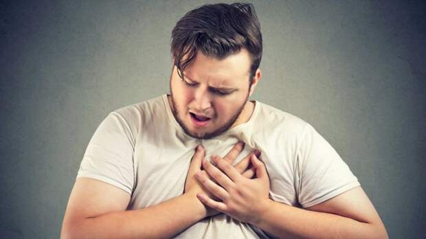 Актер изображает сердечный приступ