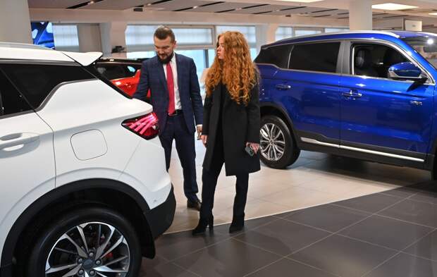 Россиянам разъяснили законность отказа дилеров в расчете наличными за машину