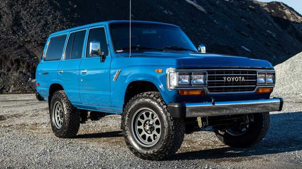 Мощный рестомод на базе 33-летнего Toyota Land Cruiser