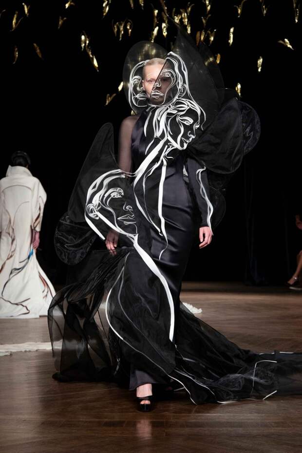 Фото: сайт Irisvanherpen