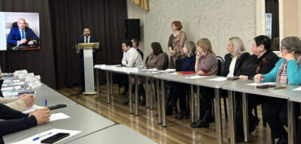 30 января 2026 года руководитель аппарата бизнес-уполномоченного Ставропольского края Павел Аветиков принял участие во встрече с предпринимателями Арзгирского округа