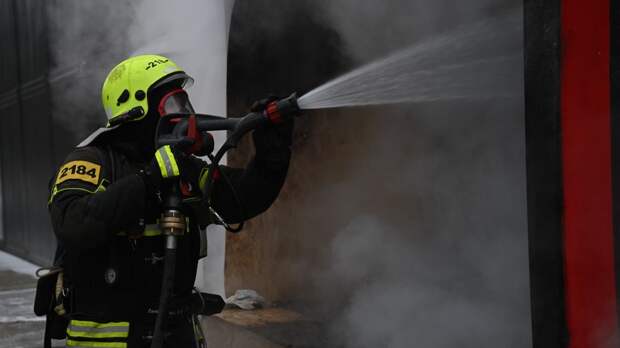 Резервуары с нефтепродуктами загорелись после атаки ВСУ на Краснодарский край