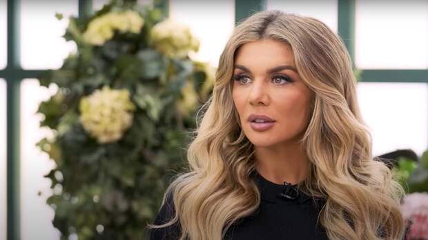 «Если бы не ты, я бы умерла»: Седокова со слезами поблагодарила Утяшеву за дружбу