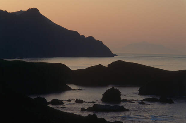 Несколько ощутимых землетрясений произошли у побережья Курил