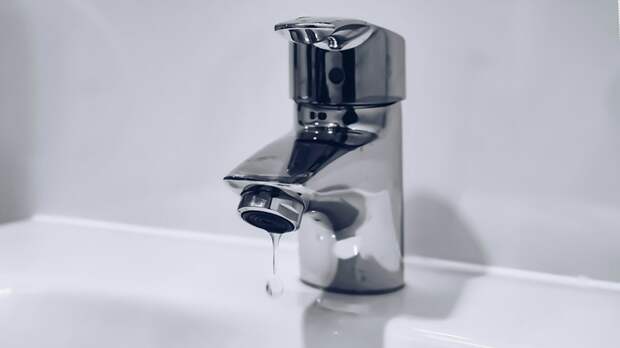 В Барнауле сотни домов останутся без холодной воды на всю ночь