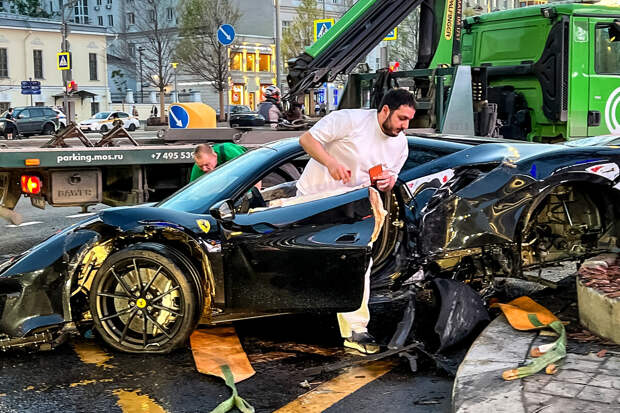 Рэпер Navai разбил Ferrari, а звезда его клипа погибла под колесами мотоцикла