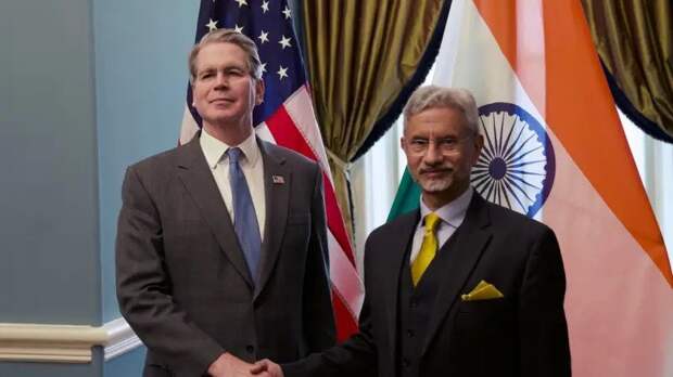 Помощь РФ действует: разрешив Индии российскую нефть, США признали провал в