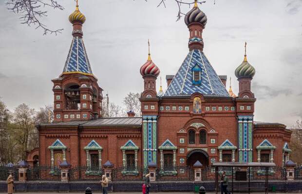 Что означают разные цвета куполов православных храмов