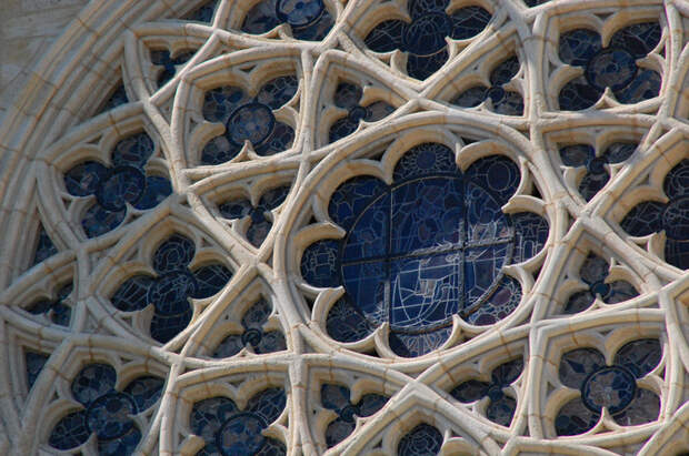 окно-роза Руанского собора