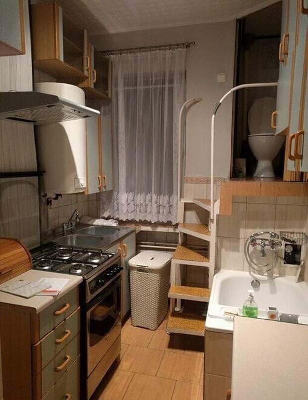 Нашли туалет? Нашли туалет?