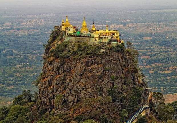 Монастырь Таунг Калат в Мьянме. Источник фото: amazingtouristplaces.com Монастырь Таунг Калат в Мьянме. Источник фото: amazingtouristplaces.com