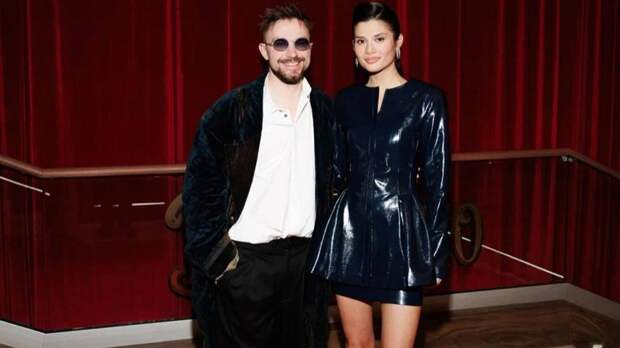 «Это один из самых сильных опытов в моей жизни»: Александр Петров впервые показал, как встретил Новый год с молодой женой и сыном