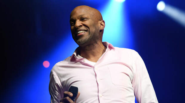 Лауреата премии "Грэмми" обвиняют в сексуальном насилии над ассистентом*