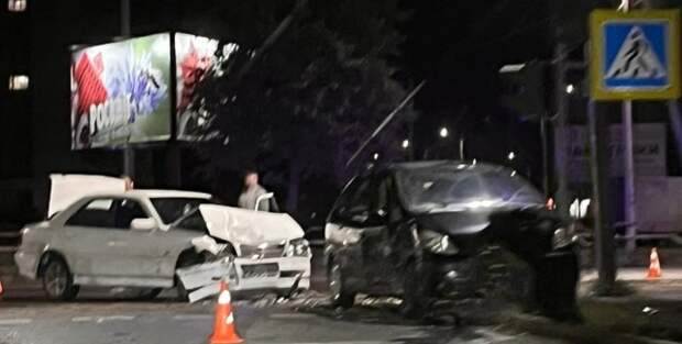 Серьёзное ДТП в Бобруйске: столкнулись две легковушки.