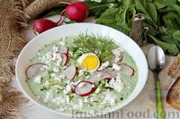 Фото к рецепту: Холодный суп со щавелем и фетой, на кефире