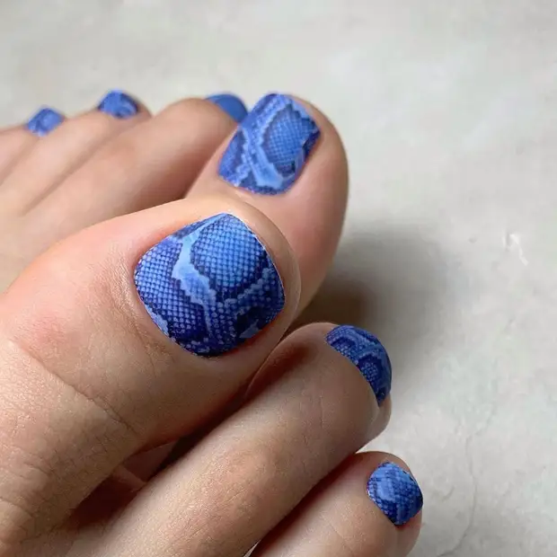 Педикюр весна 2022: самые красивые и стильные новинки