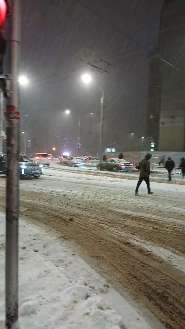 Многие улицы Краснодара не дождались снегоуборочной техники: о чем рассказал мэр