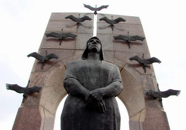 комплекс семье братьев Володичкиных, День Победы, журнал Сенатор, МТК Вечная Память