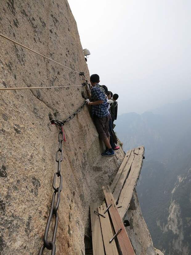 Самая опасная пешая тропа в мире hikingtrail05 Самая опасная пешая тропа в мире
