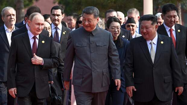 Ось суверенитета: Россия создает новые альянсы, пока Запад кусает локти