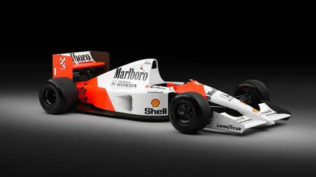 На аукцион выставляется болид McLaren MP4/6 Сенны