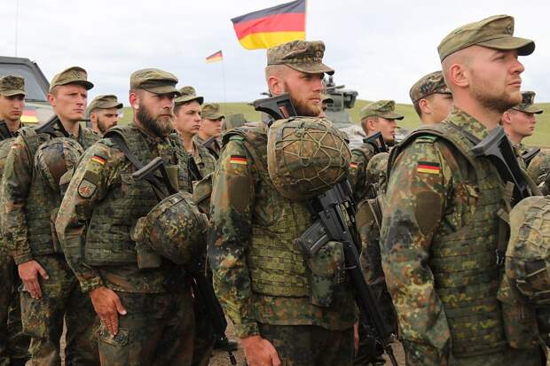Депутаты бундестага подняли вопрос о «командировках» солдат ФРГ на Украину