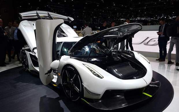 10 впечатляющих суперкаров, представленных на Женевском автосалоне-2019
