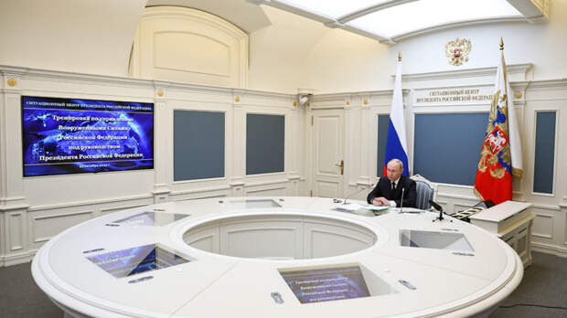 Путин по видеосвязи принял участие в тренировке стратегических ядерных сил
