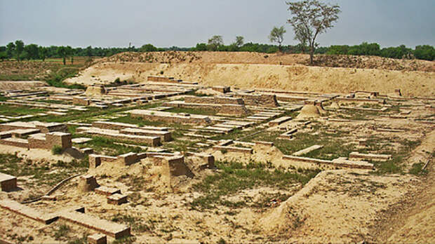 Цивилизация Хараппа постепенно деградировала.
