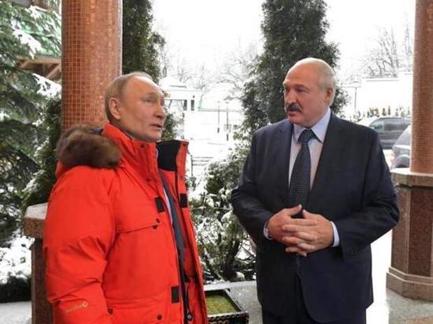 Лукашенко: "Нам надо учиться у россиян, как реагировать на протесты"