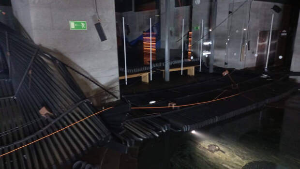 В водном комплексе «Акватория» во Владивостоке обрушился потолок. Есть пострадавшие