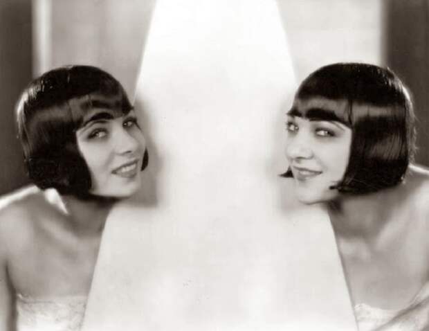 Сестры-актрисы из Германии были известны тем, что носили одинаковые стрижки и вместе снимались в фильмах.