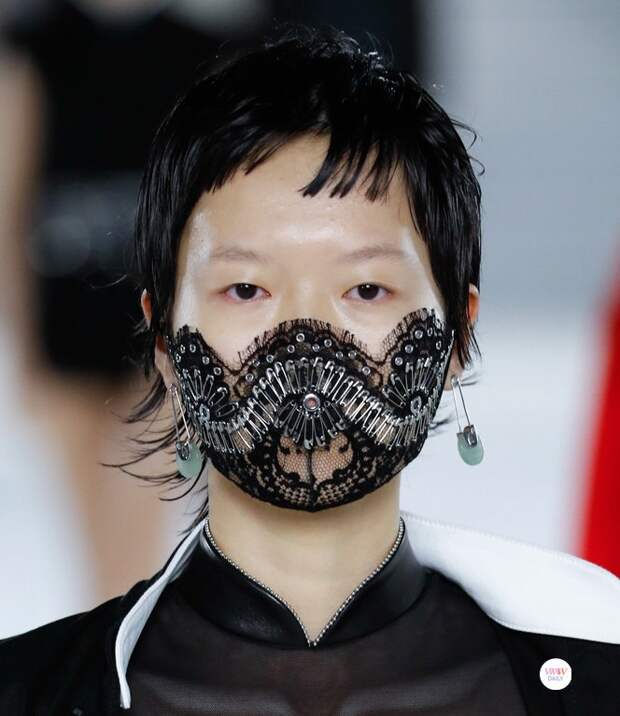 Alexander Wang Spring 2019 RTW (трафик)
