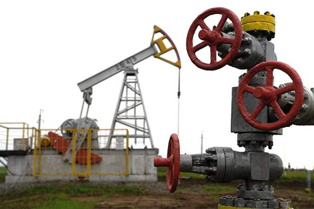 России предсказали рекордный рост нефтедобычи в 2022 году
