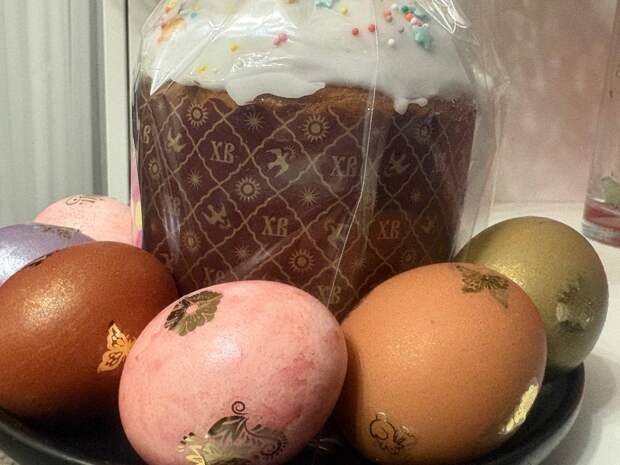 Следователи направились в квартиру девушки из Мурино за снимок кулича с фаллосом