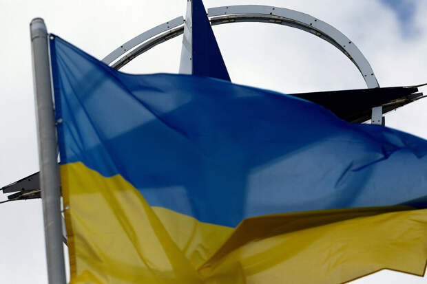 Военкор Шлепченко: блок НАТО заинтересован в продолжении конфликта на Украине