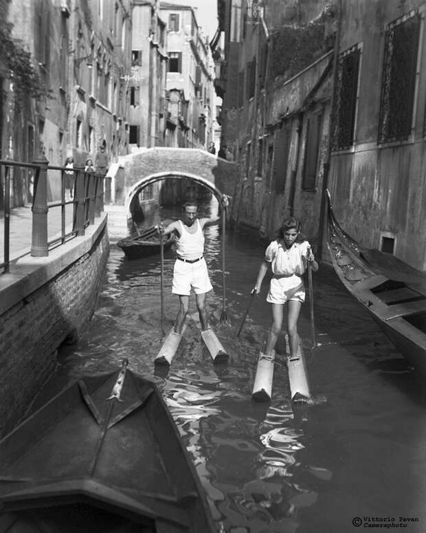 Многочисленные узкие каналы Венеции всегда привлекали не только туристов из разных уголков мира, но и многих известных личностей.