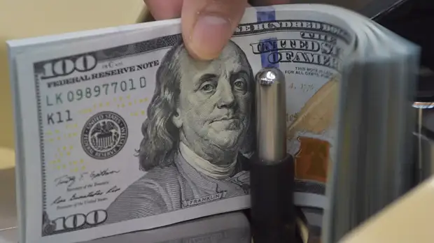 Курс доллара превысил 75 рублей