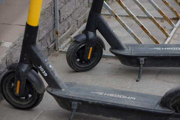 В России предложили развивать инфраструктуру для электросамокатов за счет кикшерингов