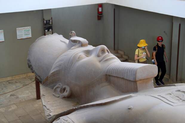 В Египте нашли гигантскую статую предположительно фараона Рамзеса II