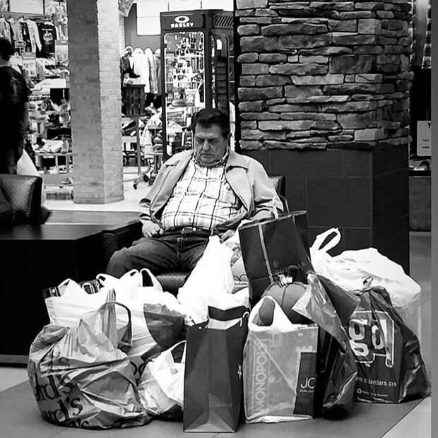 "Больше ни ногой с женой в магазин!": бедные мужики на шоппинге