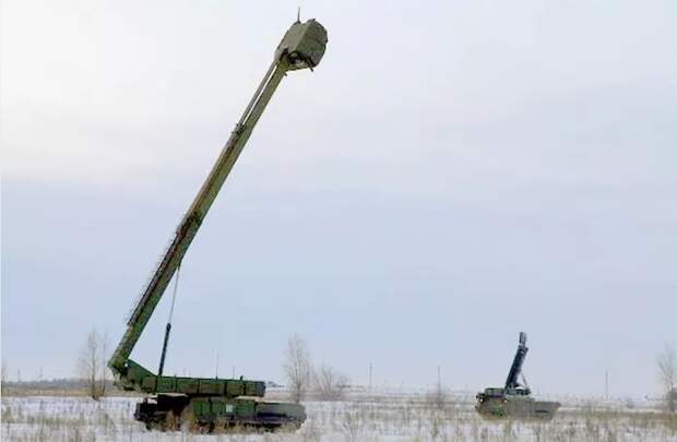 Станция наведения ракет 9С36.