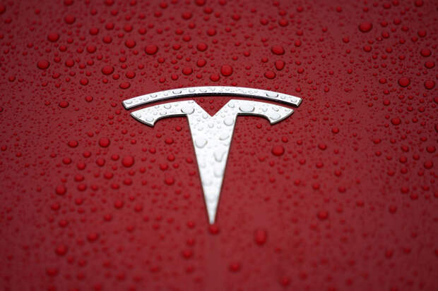 Бьюрри отказался от «медвежьих» ставок на Tesla и Google