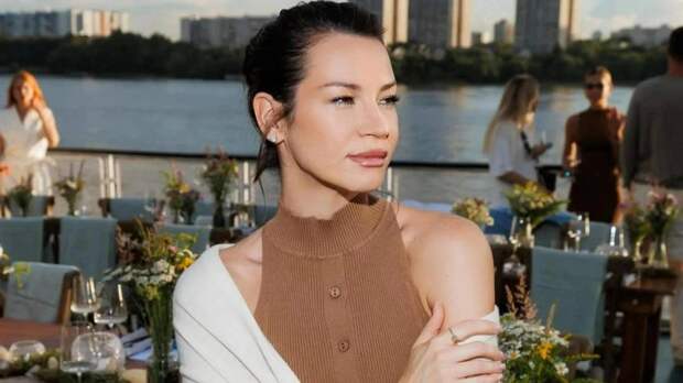 «Она меня вот так вот палкой тыкала всю жизнь»: Ида Галич категорически отказалась прощать Настю Ивлееву