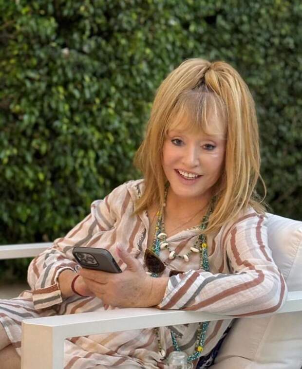 «Просто из-за обычного «здравствуйте» человека могли послать на три буквы»: Екатерина Семенова откровенно высказалась об Алле Пугачевой